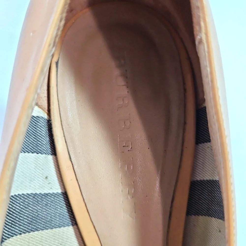 Burberry Women's Tan Leather Heels  SZ 40 - Picture 7 of 9